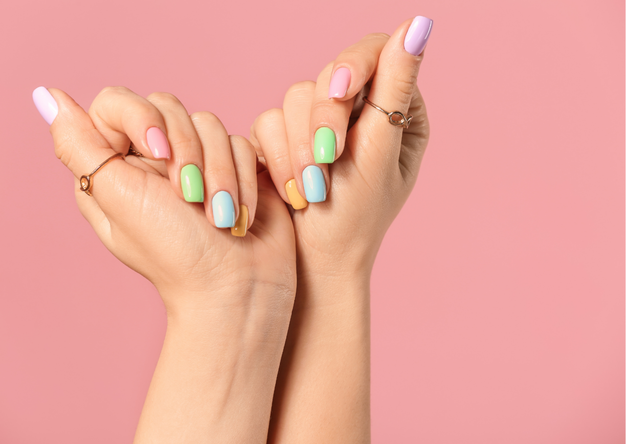pose de vernis semi permanent sur les mains